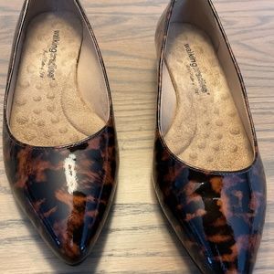 Walking Cradle Woman’s Leopard Patent Leather Flats